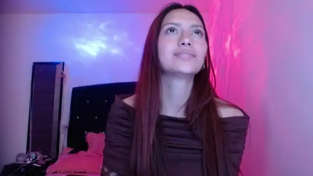 holy_juli's Live XXX Chat