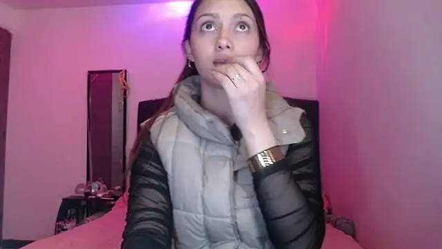 צ'אט XXX בשידור חי של holy_juli