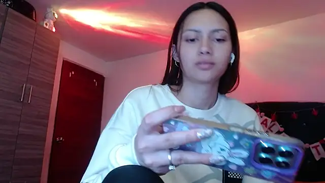 XXX chat uživo modela holy_juli