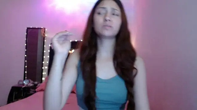 holy_juli Chat XXX in diretta