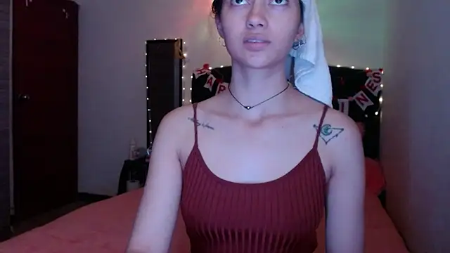 holy_juli Chat XXX live