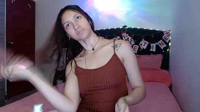 holy_juli's Live XXX Chat