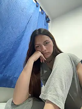 holy_juli's Live XXX Chat