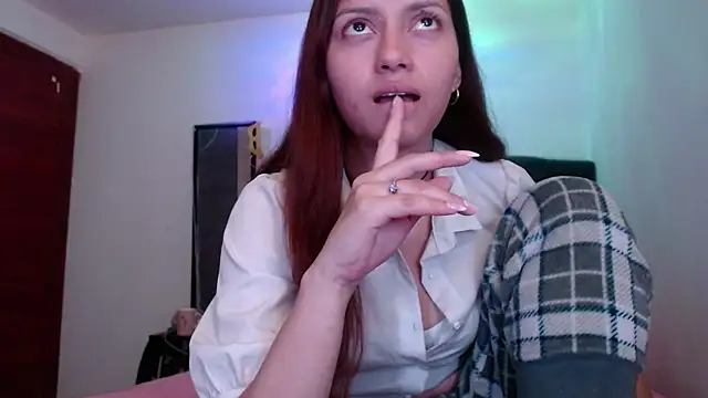 holy_juli Live XXX Chat