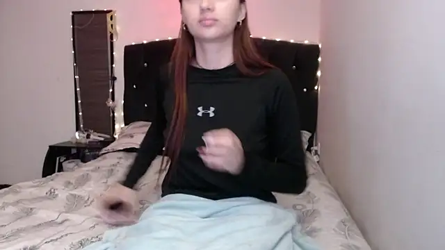 holy_juli élő XXX-chatje