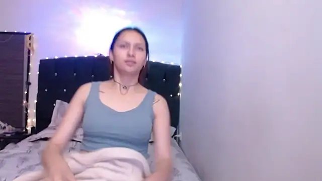 holy_juli Chat XXX in diretta