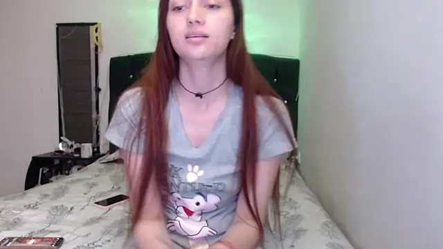 holy_juli's Live XXX Chat