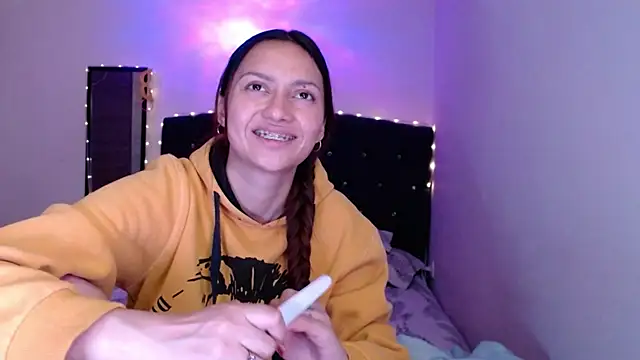 holy_juli Live XXX-chat