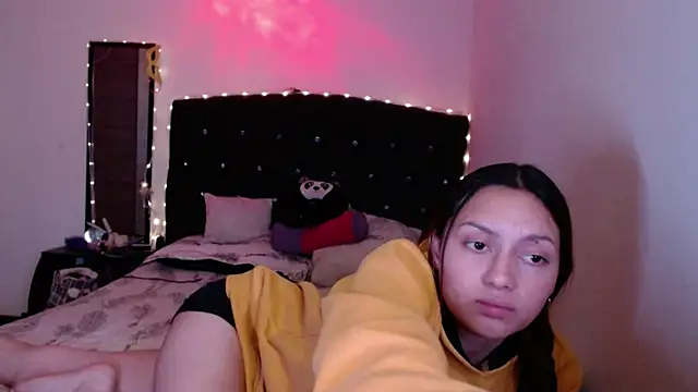 Chat XXX ao vivo de holy_juli