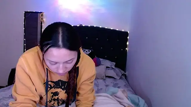 Chat XXX ao vivo de holy_juli