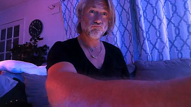 LINYguy Show in webcam