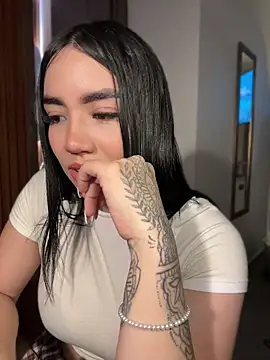Nickiiiii's Webcam Show