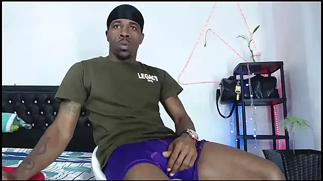 Damian_hart_24CM: διαδικτυακό σόου στην κάμερα