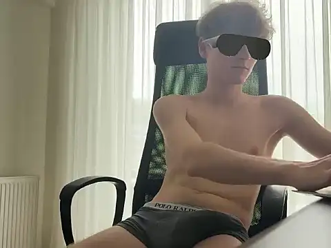 simoneqq – webcam-show