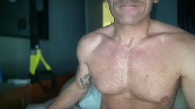 FitStacheDaddy Show in webcam
