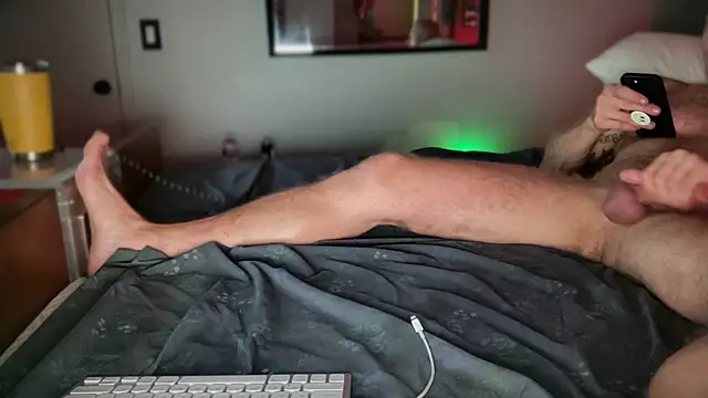 FitStacheDaddy: διαδικτυακό σόου στην κάμερα