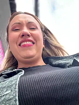 VIOLETA-25_'s Webcam Show