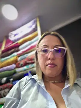 VIOLETA-25_ Pertunjukan Webcam