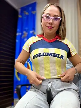 VIOLETA-25_ Pertunjukan Webcam