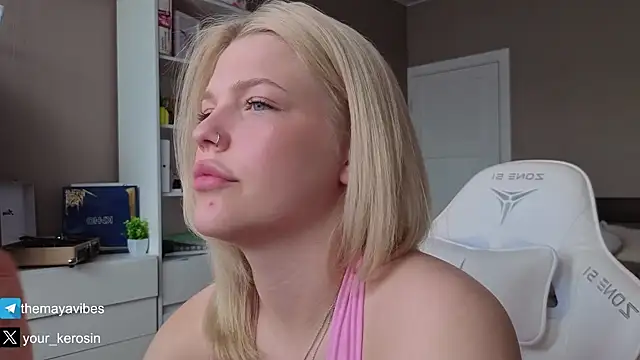 Maya_Rave live XXX chat