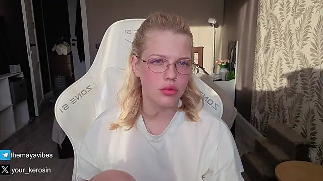 Chat XXX en directo de Maya_Rave