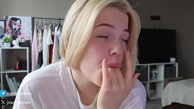 XXX chat uživo modela Maya_Rave