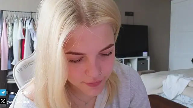 Maya_Rave Live Chatraum