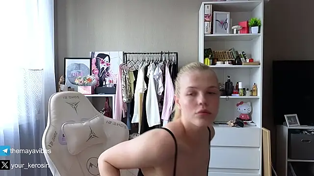 Maya_Rave's Webcam Show