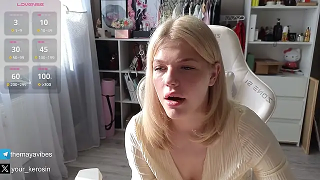 XXX chat uživo modela Maya_Rave