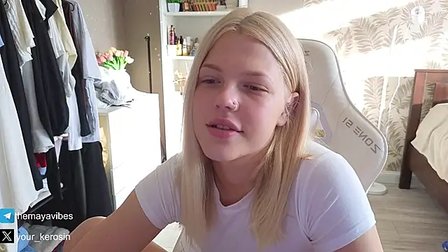 צ'אט XXX בשידור חי של Maya_Rave