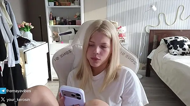 Maya_Rave Chat XXX in diretta