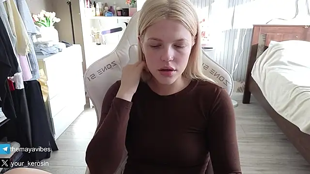 Maya_Rave Chat XXX in diretta