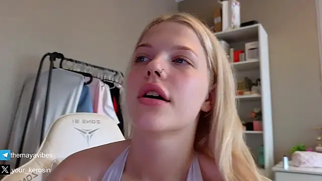 Maya_Rave live XXX chat