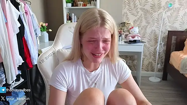 Maya_Rave's Webcam Show