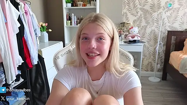 Maya_Rave Webcam-Show