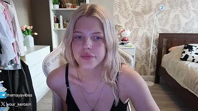 Maya_Rave's Webcam Show