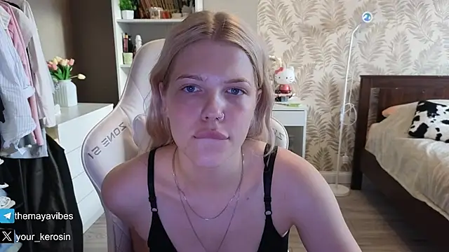 عرض كام Maya_Rave