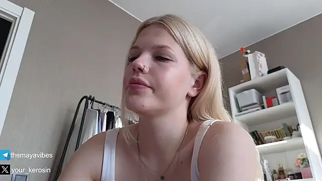 عرض كام Maya_Rave