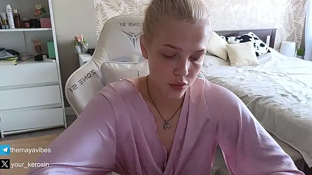 Maya_NextDoorn Live XXX chat