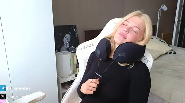 Živý XXX chat Maya_NextDoor