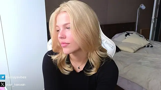 Živý XXX chat Maya_NextDoor