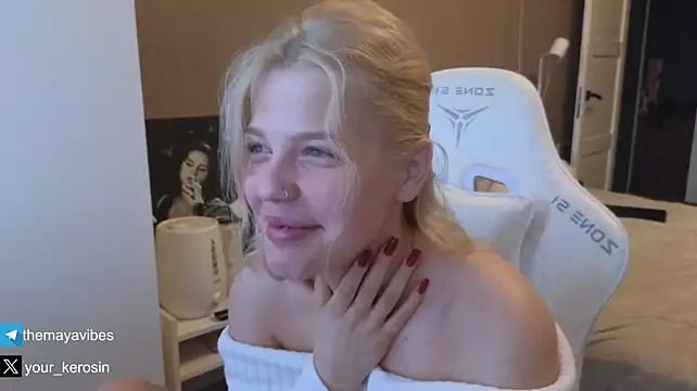 Show de Maya_NextDoor na webcam