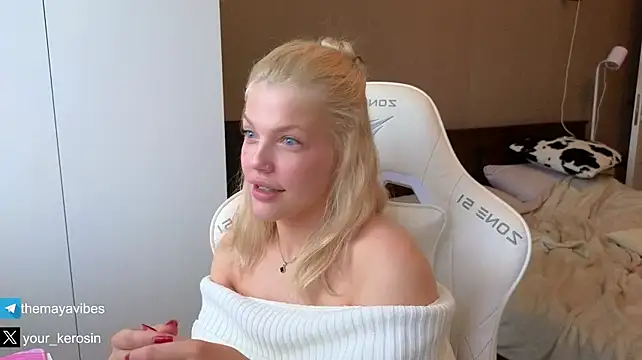 Chat +18 de Maya_NextDoor ao vivo