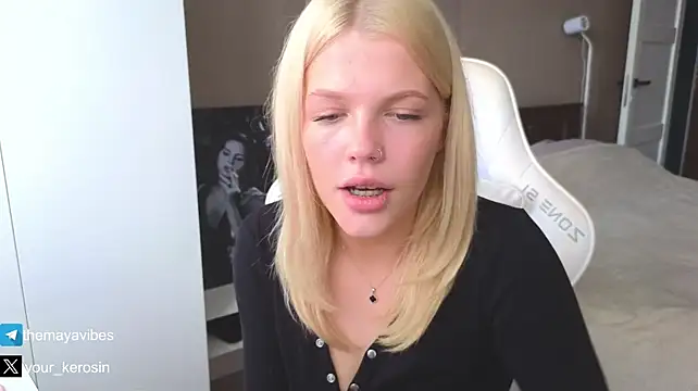 Maya_NextDoorn Live XXX chat