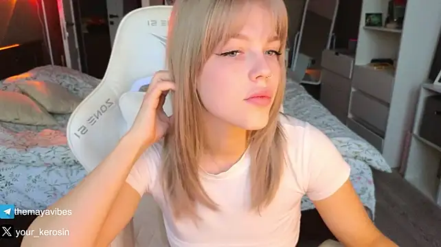 Chat +18 de Maya_NextDoor ao vivo