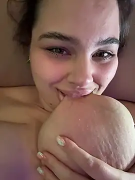 31MoonLight13's Live XXX Chat