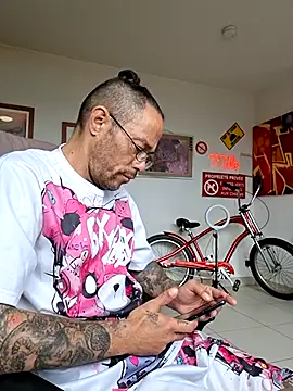 Mr_Graffitimile Chat XXX in diretta