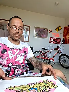Mr_Graffitimile's Live XXX Chat