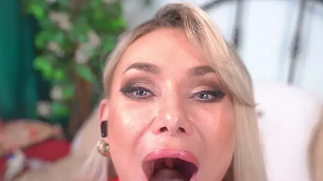 IsadoraDunkan webcam show