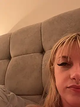 LustfulLuna_ Show in webcam